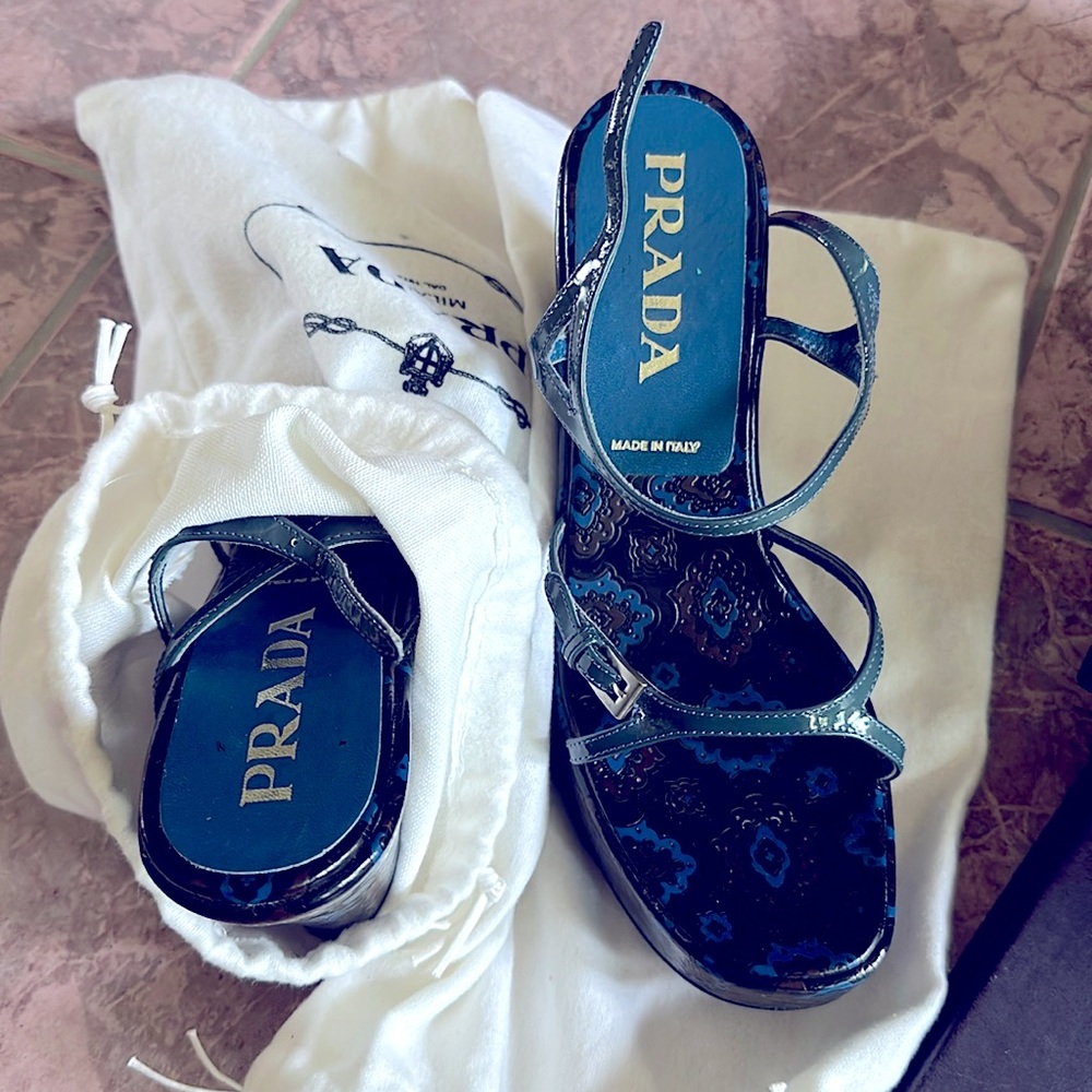 PRADA Blue floral strappy shoes